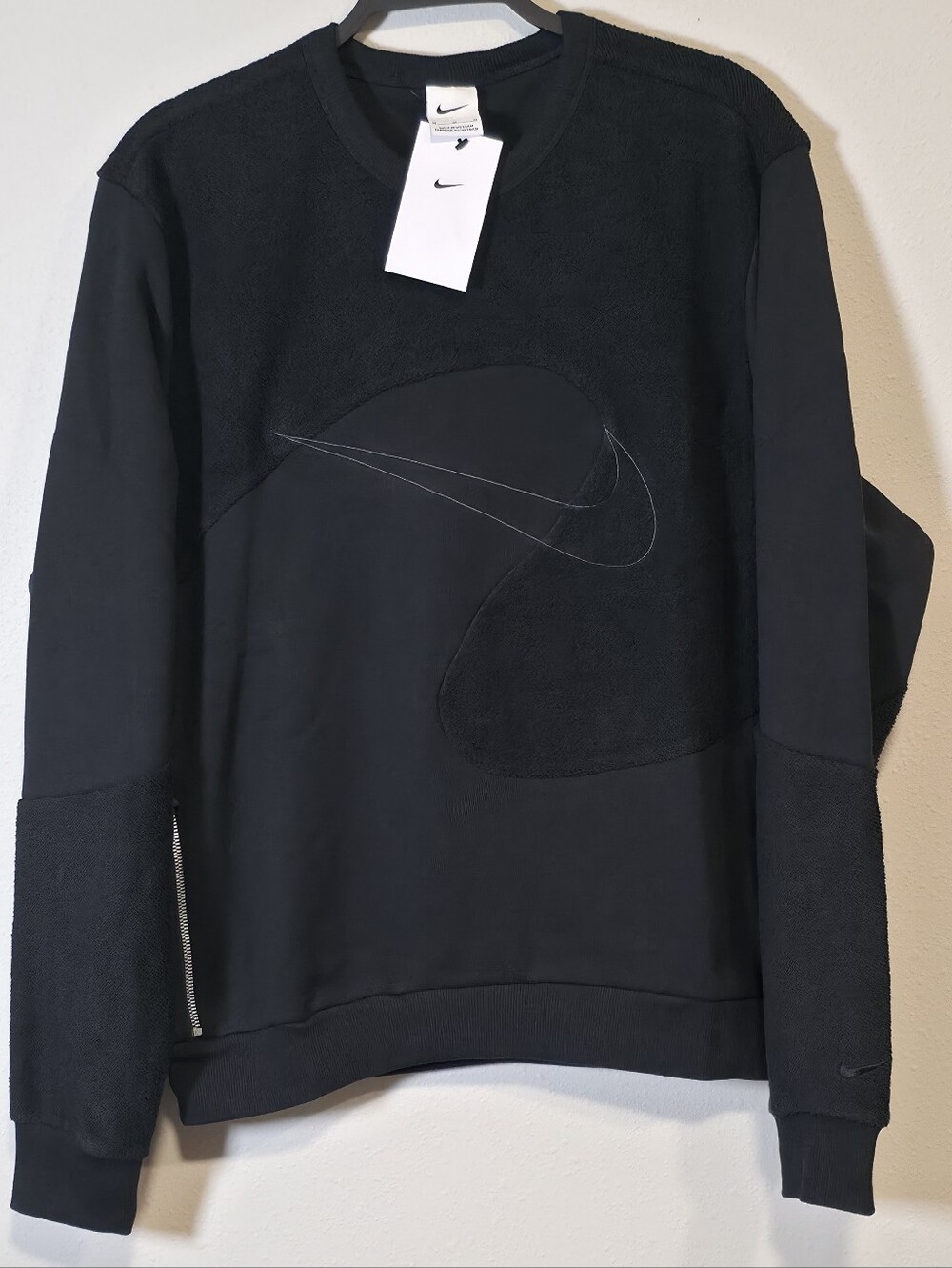 Nike Giannis Standard Issue Basketball Crew sweatshirt